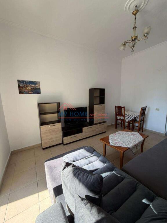 Appartamento 1+1 in Affitto 21 Dicembre Tirana