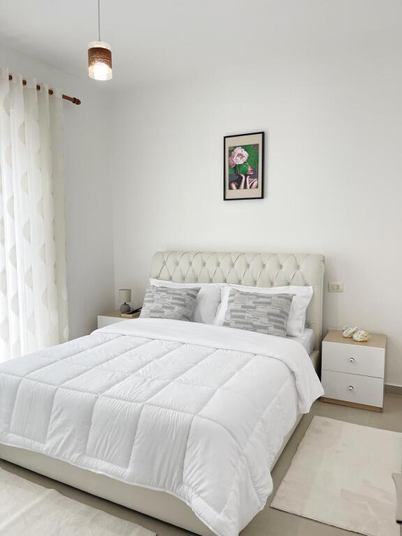 Jepet me qera penthouse liqeni that 799 eu rruga Peti