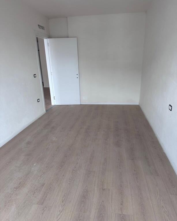 APARTAMENT 2+1 NË SHITJE – FUSHA E AVIACIONIT