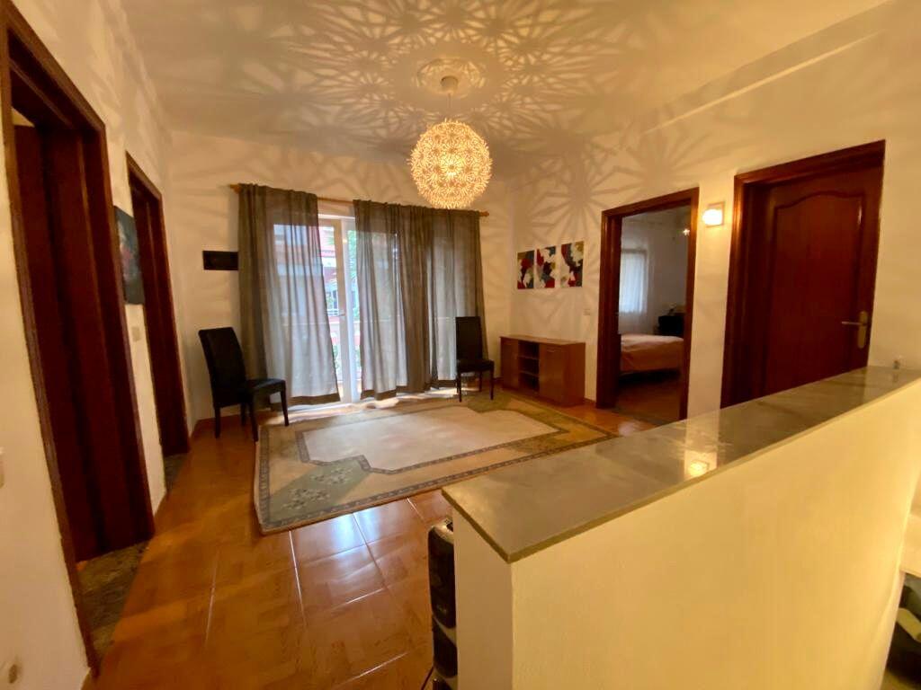 📣 AFFITTO Appartamento Duplex 4+1+2 📍 21-Dhjetori, Vicino Hotel Mondialit ✨  