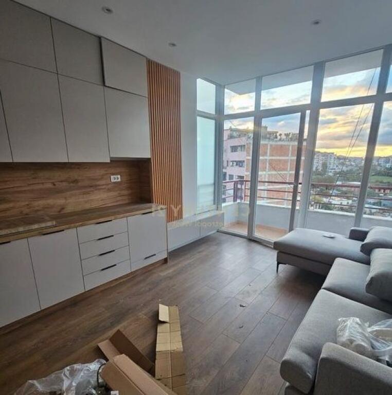 Appartamento 1+1 in Astir in Vendita.