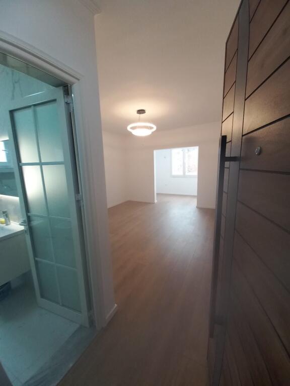 Garsoniere per shitje tek Myslym shyri!