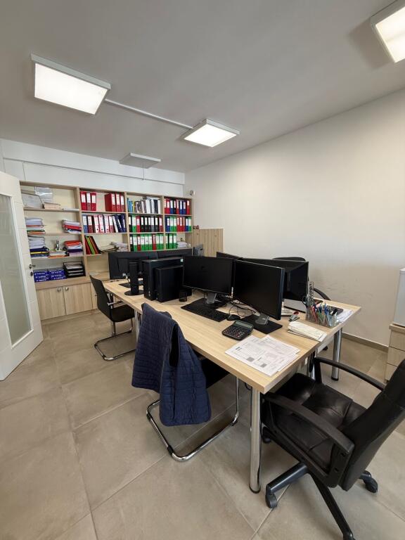 OFFICE FOR RENT 1+1 PARIS MUNICIPALITY 700 EURO