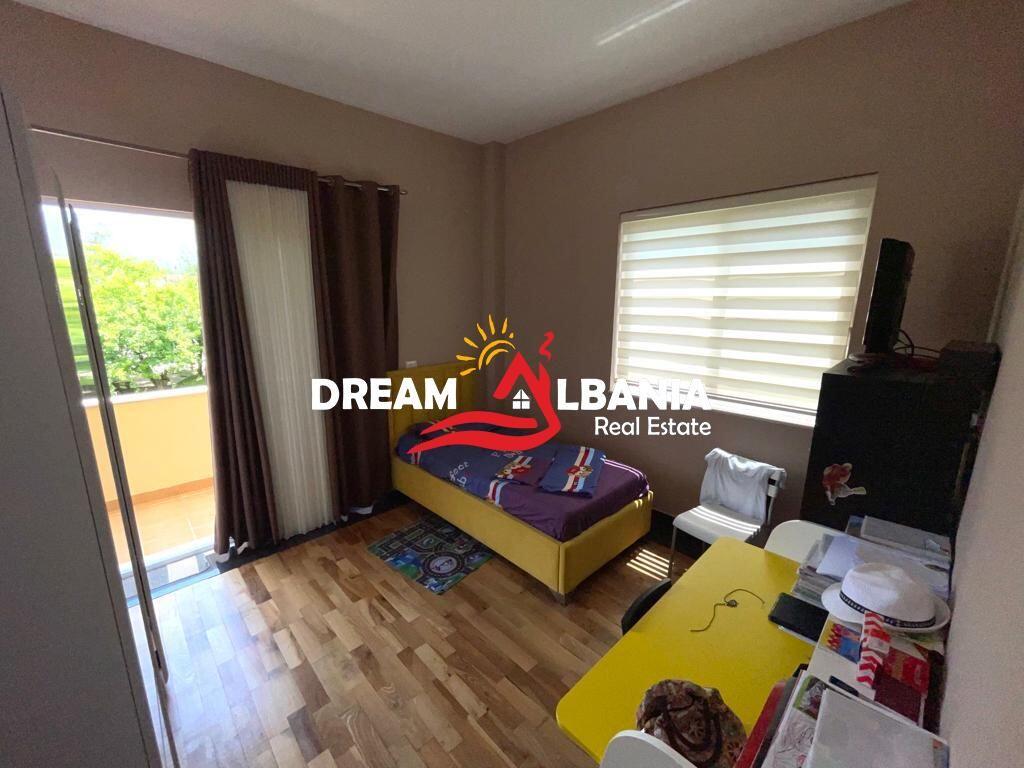 Villa di 3 piani in affitto vicino al Lago Artificiale, vicino alla Guardia, Tirana (ID 4251257 )