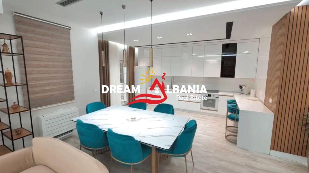 Jepen me qera dy super vila 2-kateshe ne Koder Kuqe ne Tirane (ID 4251308)