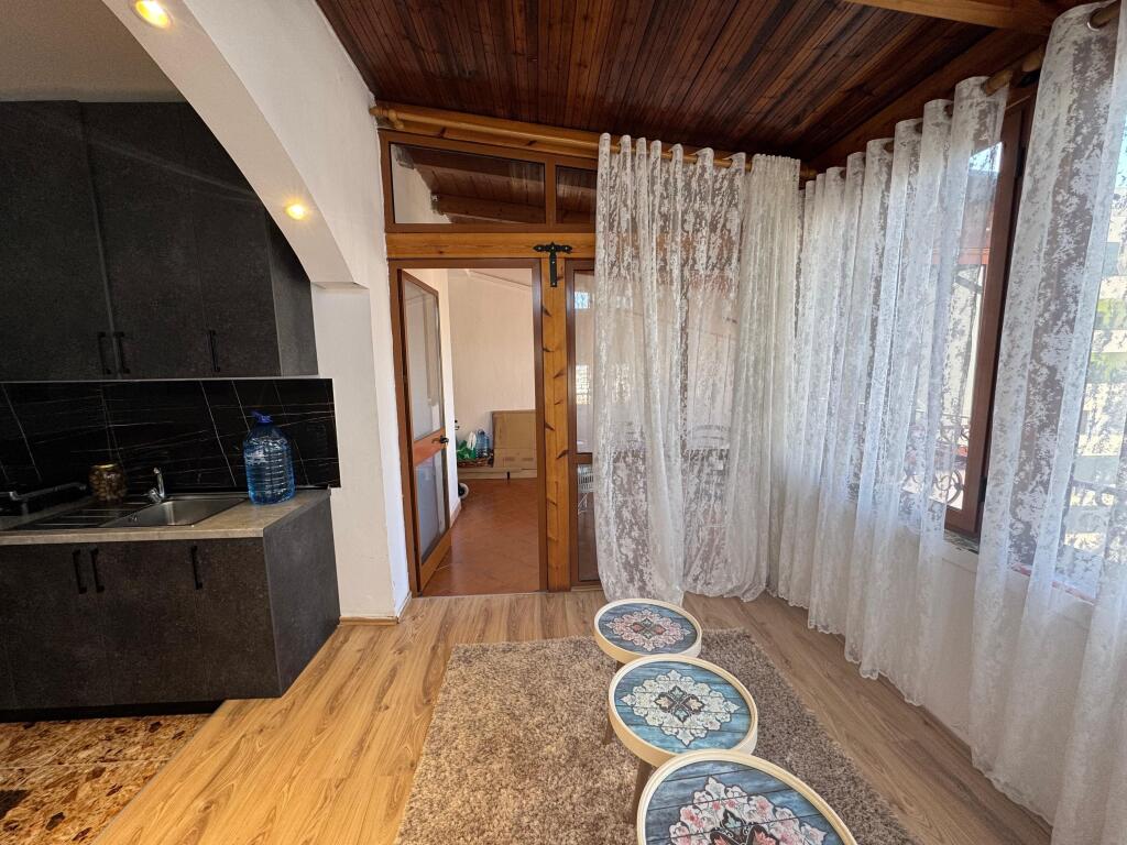 Shitet Apartament 2+1+2 Okazion 1100Euro/m2