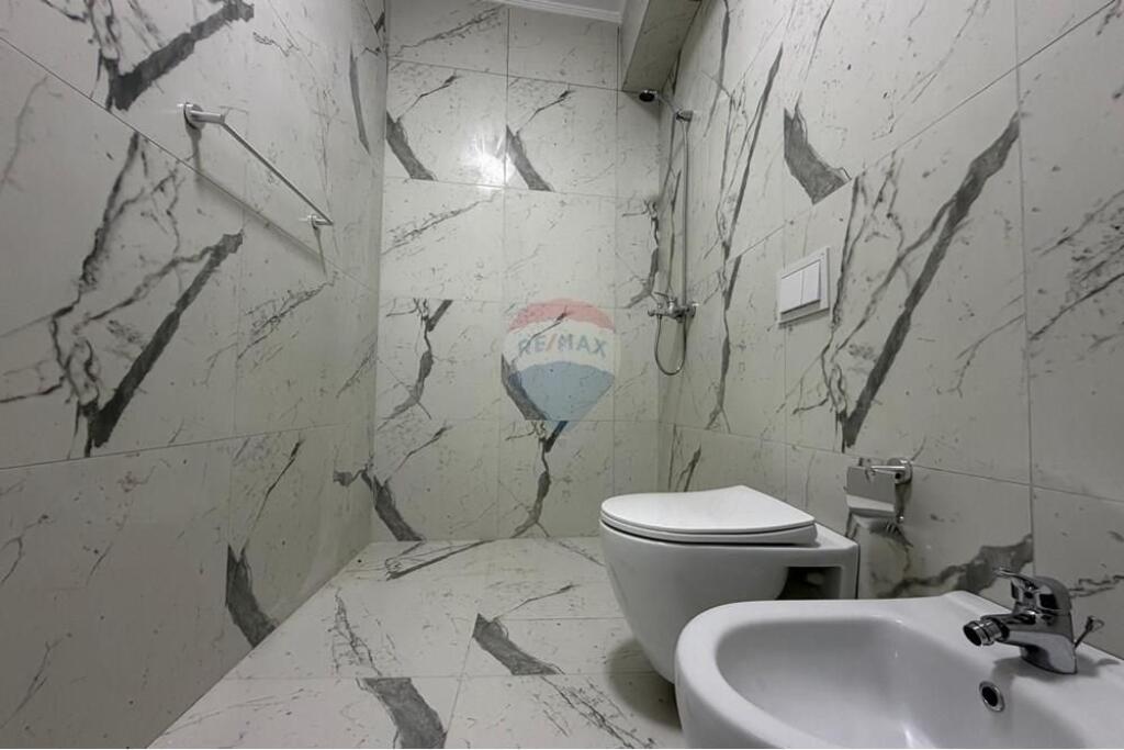 Apartment 2+1+ parking space Myslym Shyri St.!