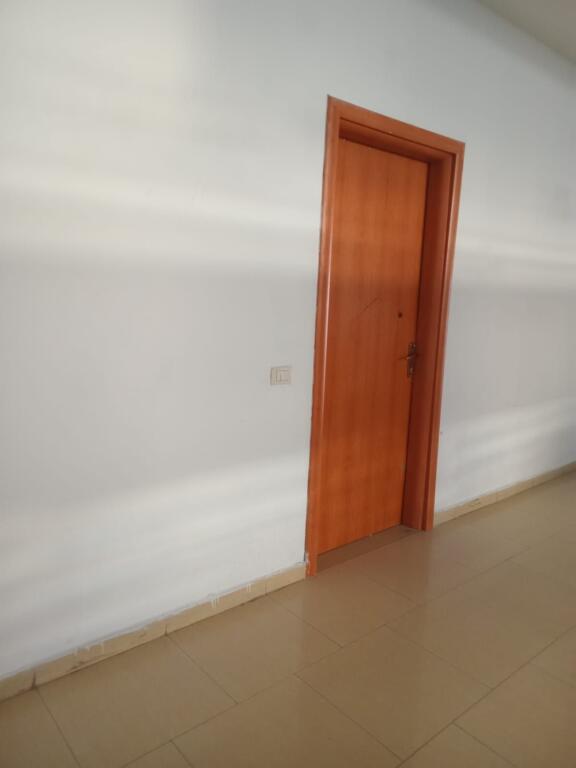 Professional office for rent 25 m² in Vollgë, Durrës
