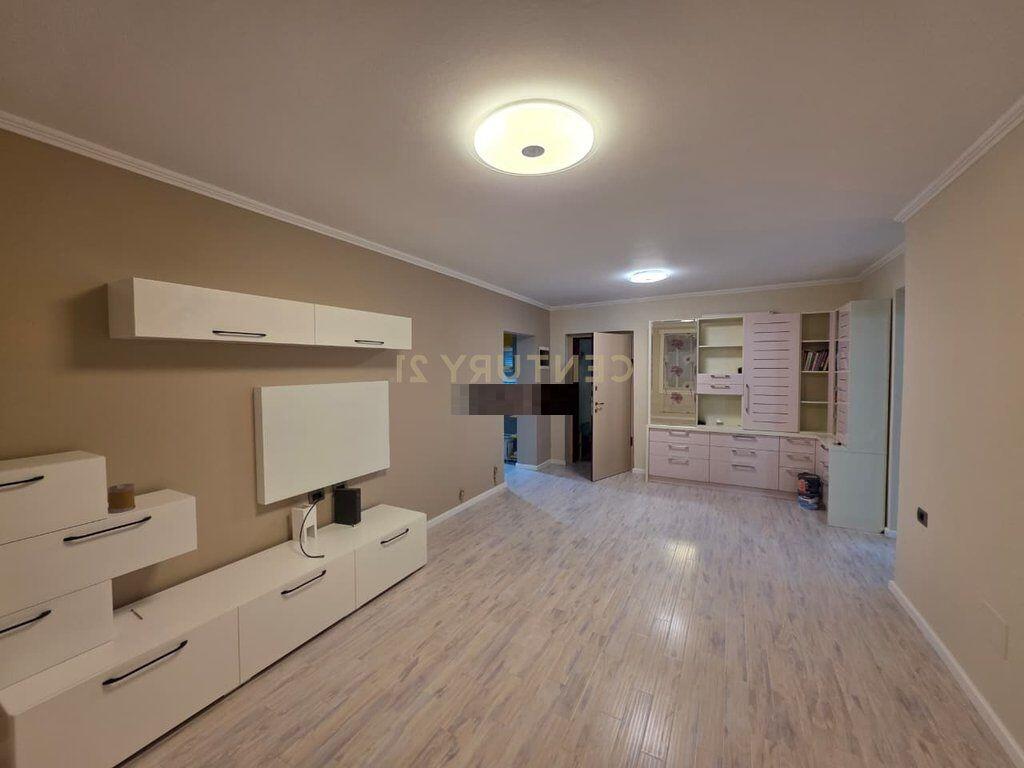 2+1 Apartment for Rent in the Center of Tirana