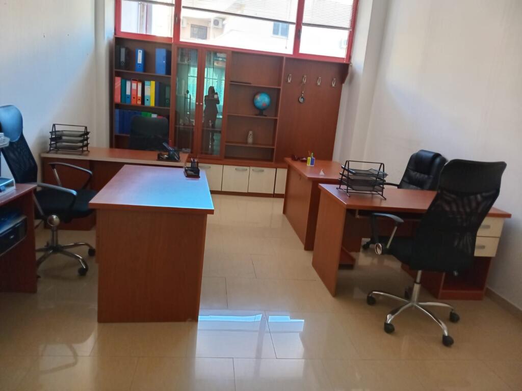 Professional office for rent 25 m² in Vollgë, Durrës