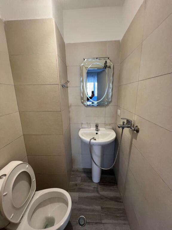 Jepet apartament 2+1+2 Me Qira tek Tregu Elektrik