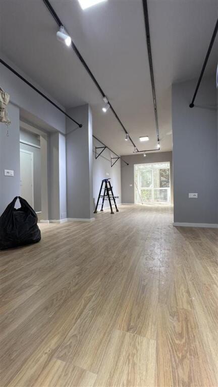 PREMISES FOR RENT 75 M2 MYSLYM SHYRI 120,000 LEKE