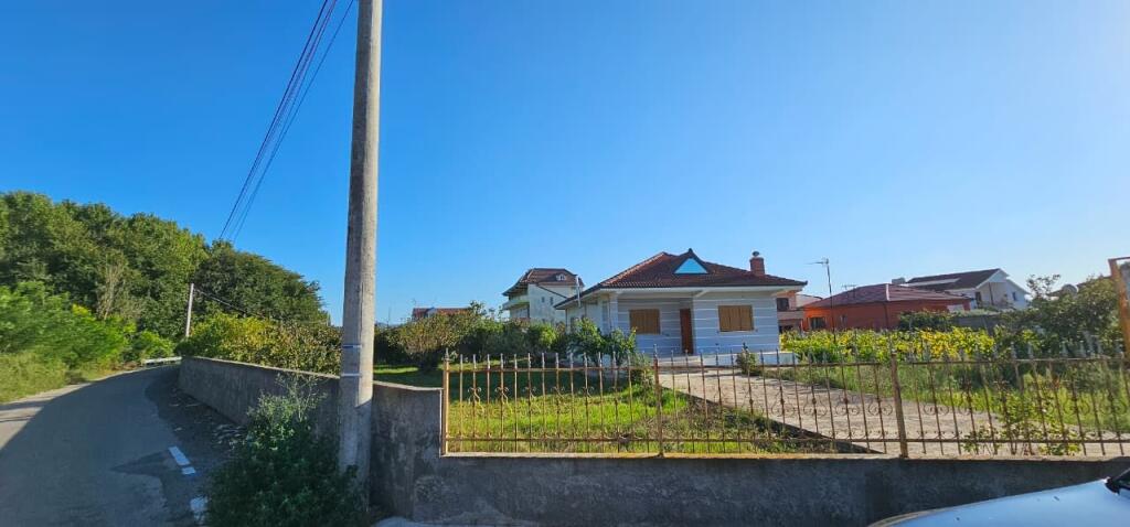 🏡 Shitet Shtëpi Private me Tokë – Ballias, Shijak