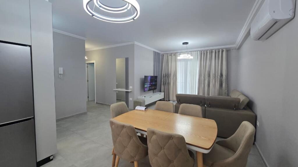 Jepet me qira apartament 2+1+2 te Liqeni i Thatë 1200 euro/muaj
