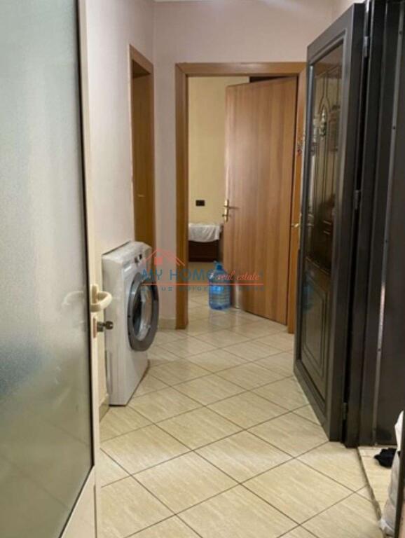 Apartamente 1+1 ne Shitje te Shkolla e Bashkuar Tirane
