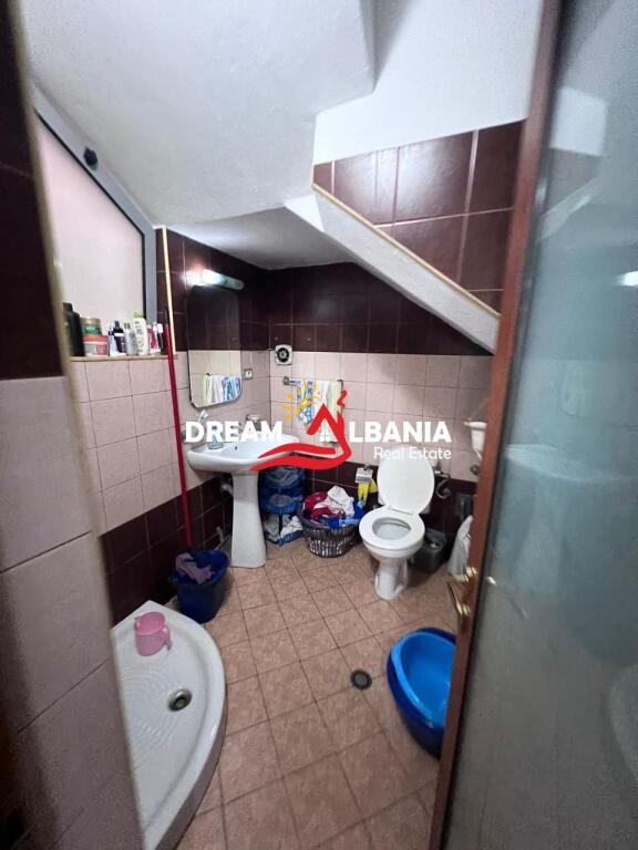 Shitet Vile 4-Kateshe Brenda Unazes, ne Afersi te Rruges Bardhyl ne Tirane (ID 4151170)