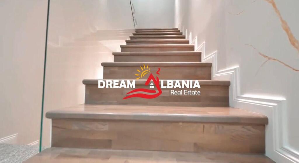 Jepen me qera dy super vila 2-kateshe ne Koder Kuqe ne Tirane (ID 4251308)