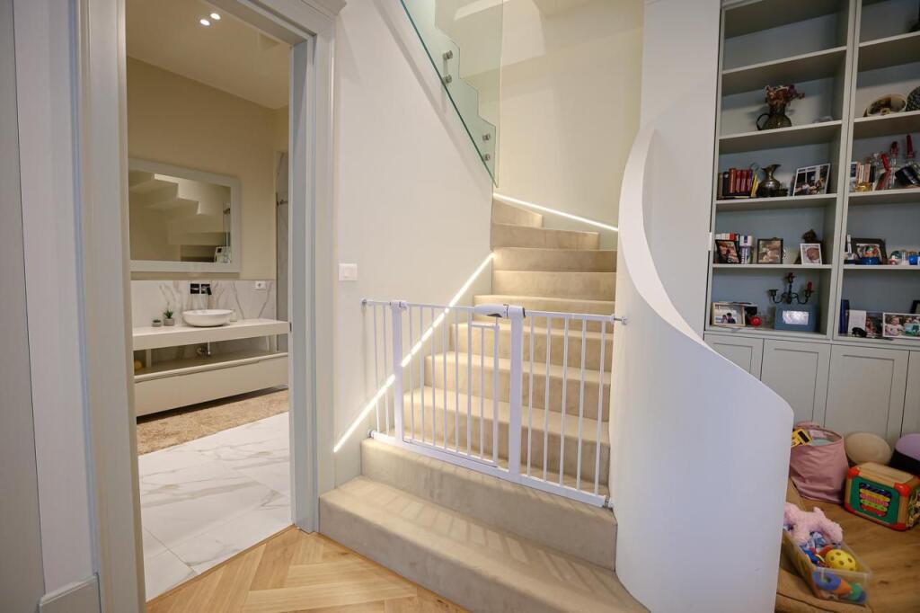 Shitet DUPLEX ne formë VILE 480.000€ Kodra e Diellit, Tirane