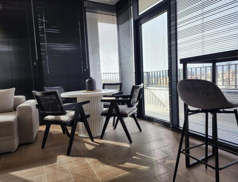 Lake View, apartament 1+1 me qera