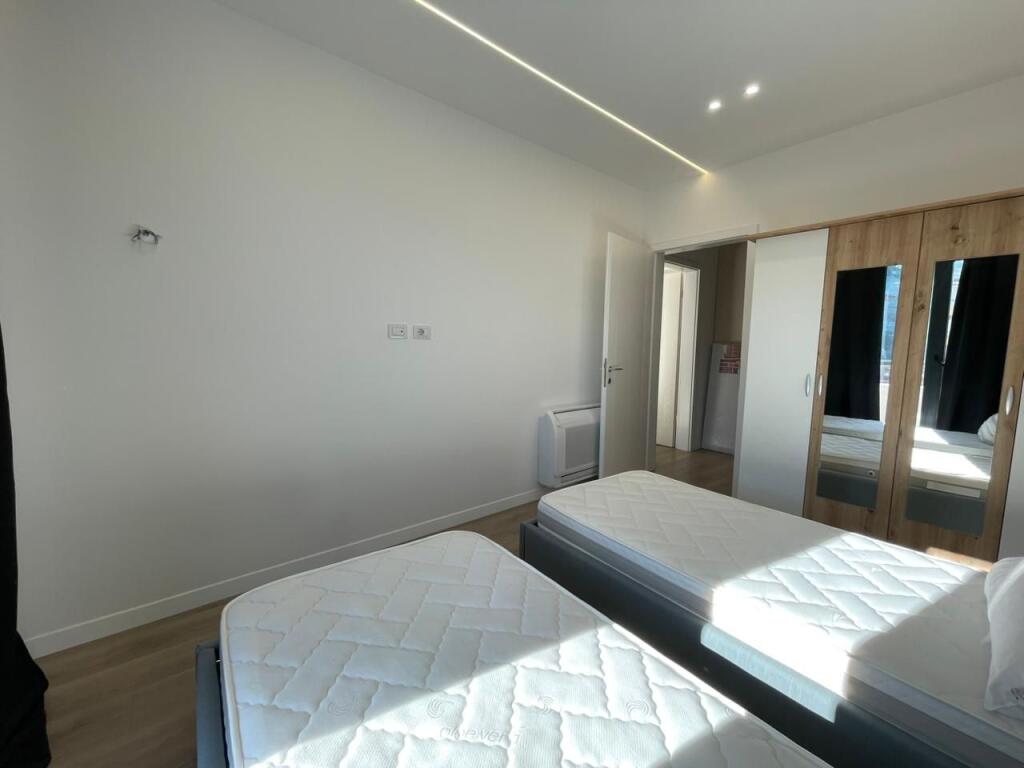 Apartament 2+1 per qira tek Liqeni i Thate.