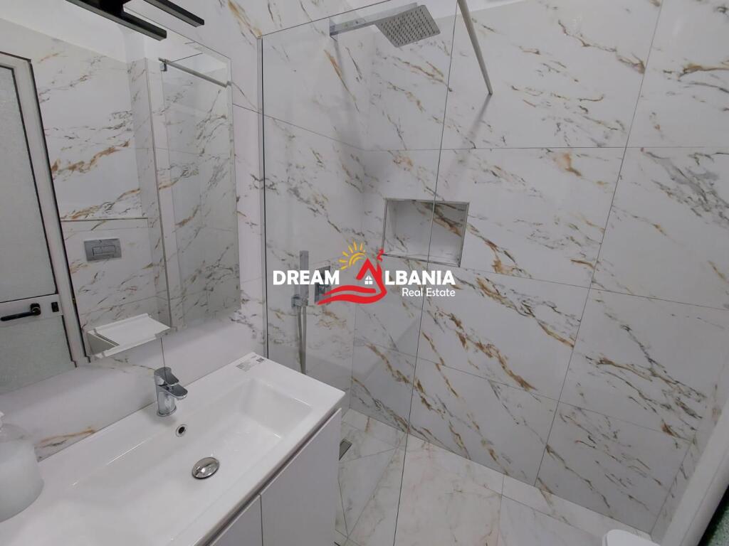 Ufficio 3+1 in affitto a Shallvaret, vicino alla Corte Suprema (ID 4261806)