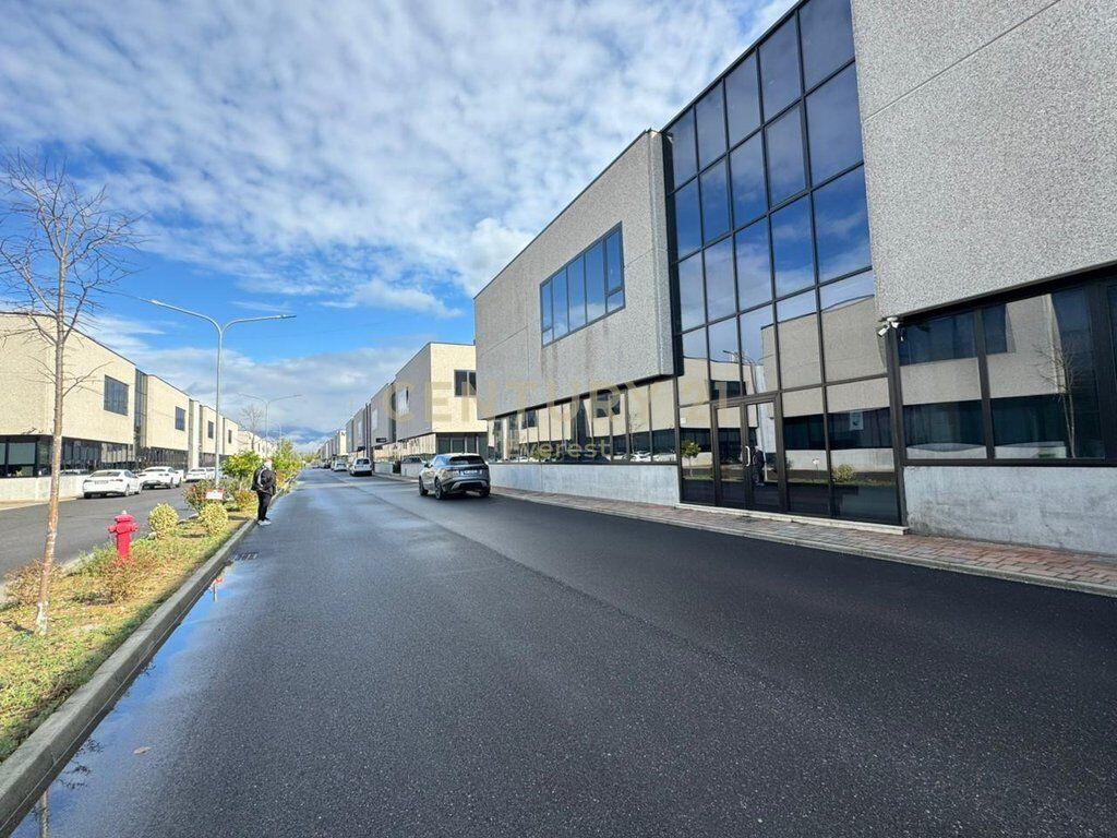 PARCO INDUSTRIALE DI TIRANA, CAPANNONE IN AFFITTO!