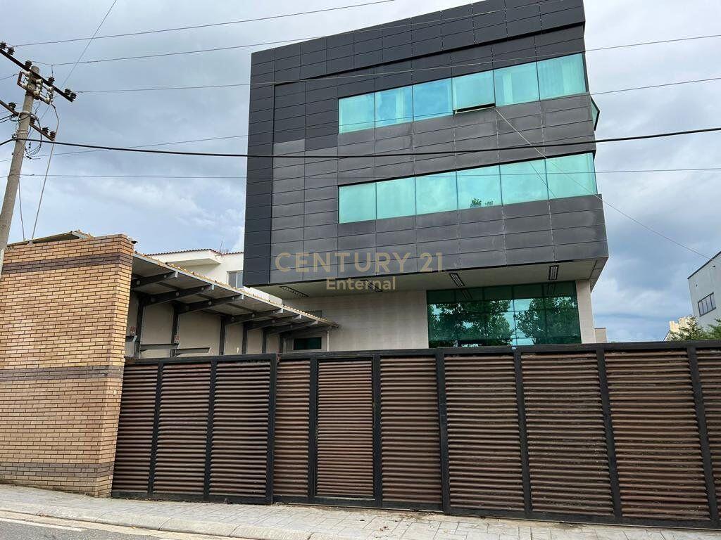 Warehouse for rent in Berxullë.