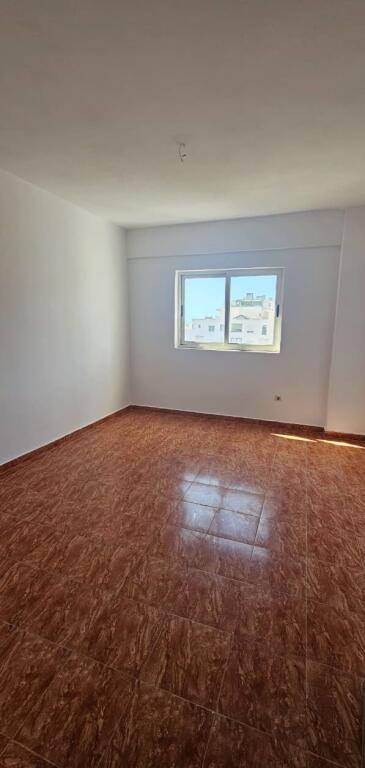 APARTAMENT 1+1 ME QERA PLAZH DURRES