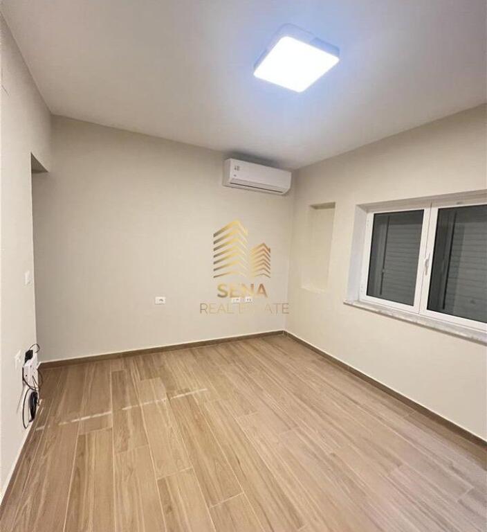 Affitto, Locale Commerciale, Bllok, 600 Euro/mese