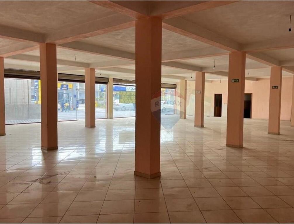 QERA, AMBIENT BIZNESI, BATHORE, TIRANE