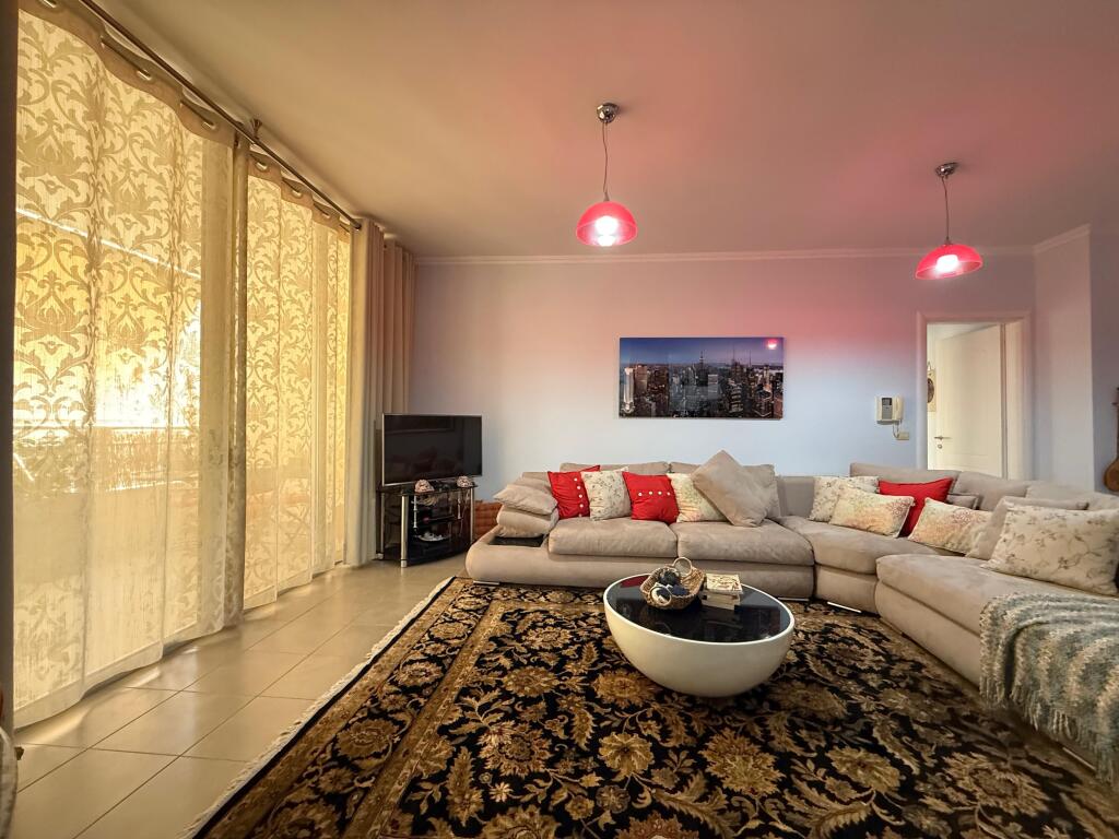 🏡 Spacious 2+1+2 apartment with 3 balconies for rent