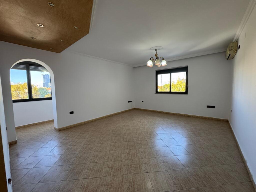Apartment 2+1 for sale on Elbasani Street!