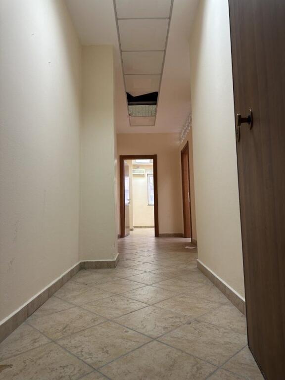 🏢 Ufficio in affitto nel centro di Tirana – 30 m dall'Hotel Plaza