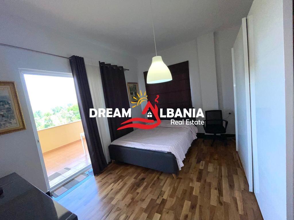 Villa di 3 piani in affitto vicino al Lago Artificiale, vicino alla Guardia, Tirana (ID 4251257 )