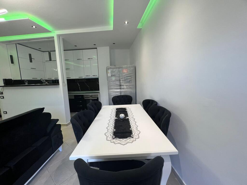 Apartament 2+1+2 per Qera prane Radisson