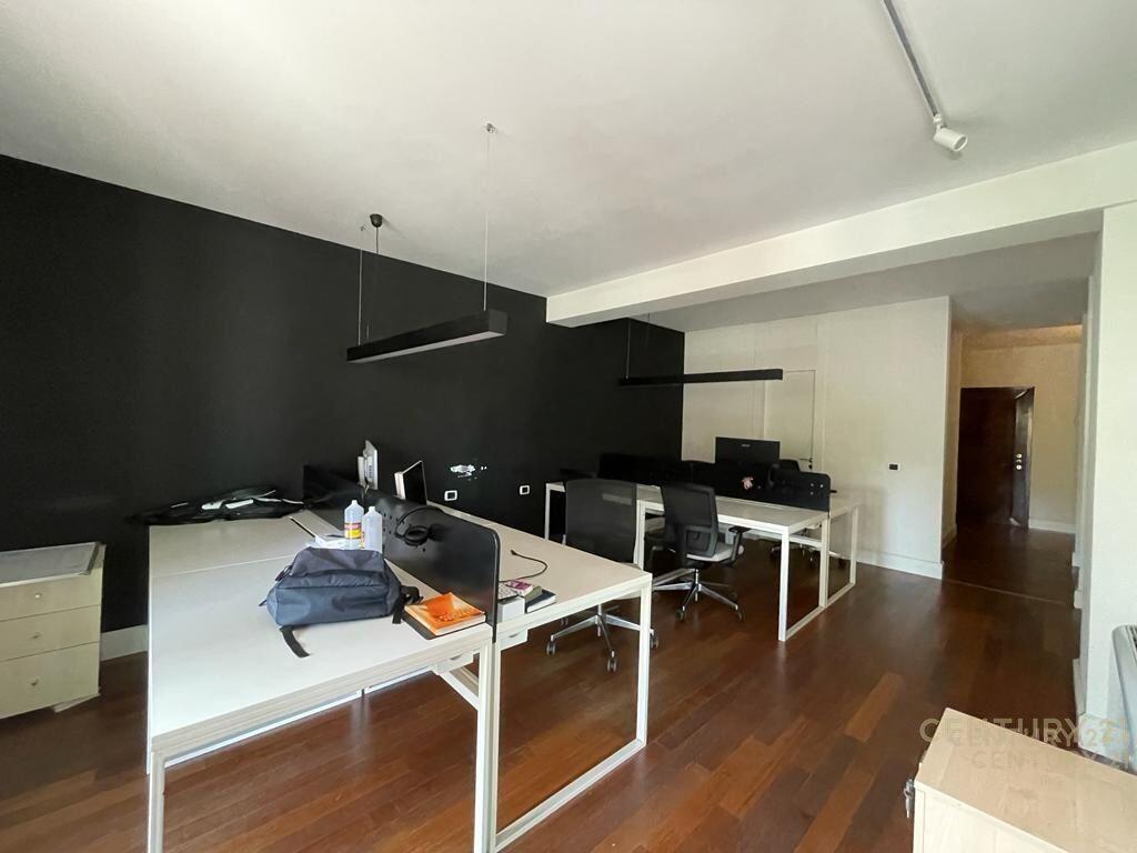 OFFICE FOR SALE IN BLLOK!! 468,000 €
