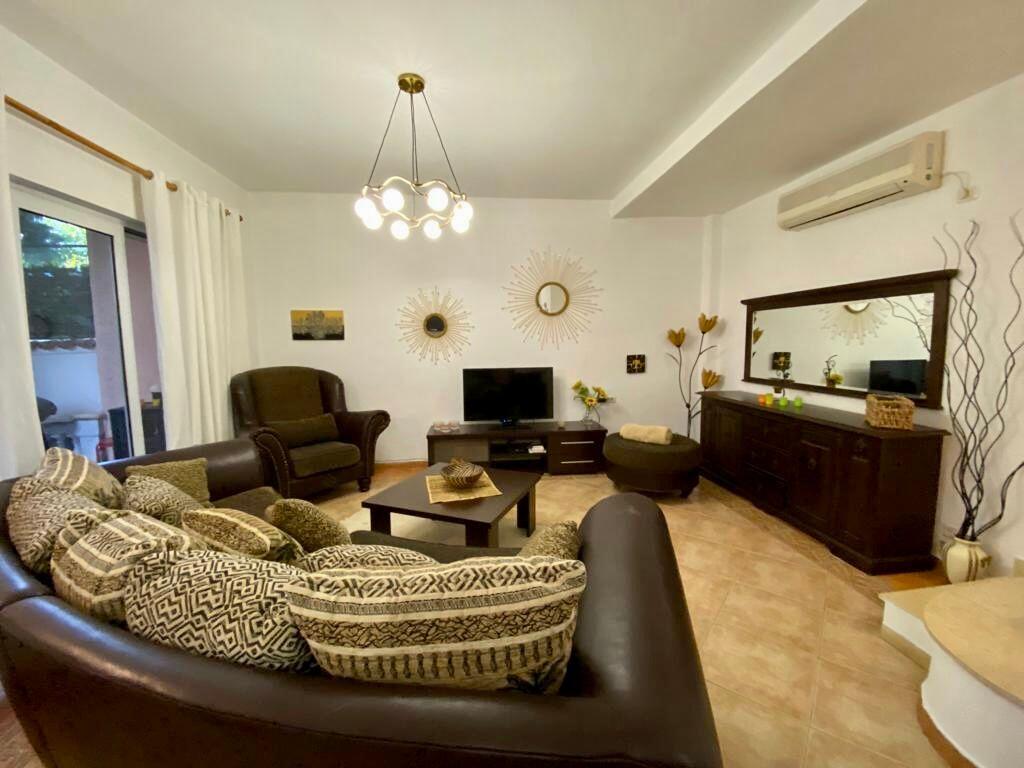 📣 AFFITTO Appartamento Duplex 4+1+2 📍 21-Dhjetori, Vicino Hotel Mondialit ✨  