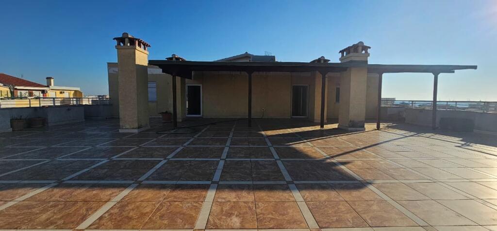 FOR RENT – 2+1+2 with veranda 200 m², Beach “Te Tocaku”, Durrës 🏖️🏢