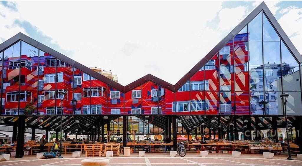 APARTAMENT TEK PAZARI I RI PER SHITJE! 650,000 € Sip. Totale  257m2