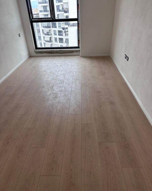 APARTAMENT 2+1 NË SHITJE – FUSHA E AVIACIONIT