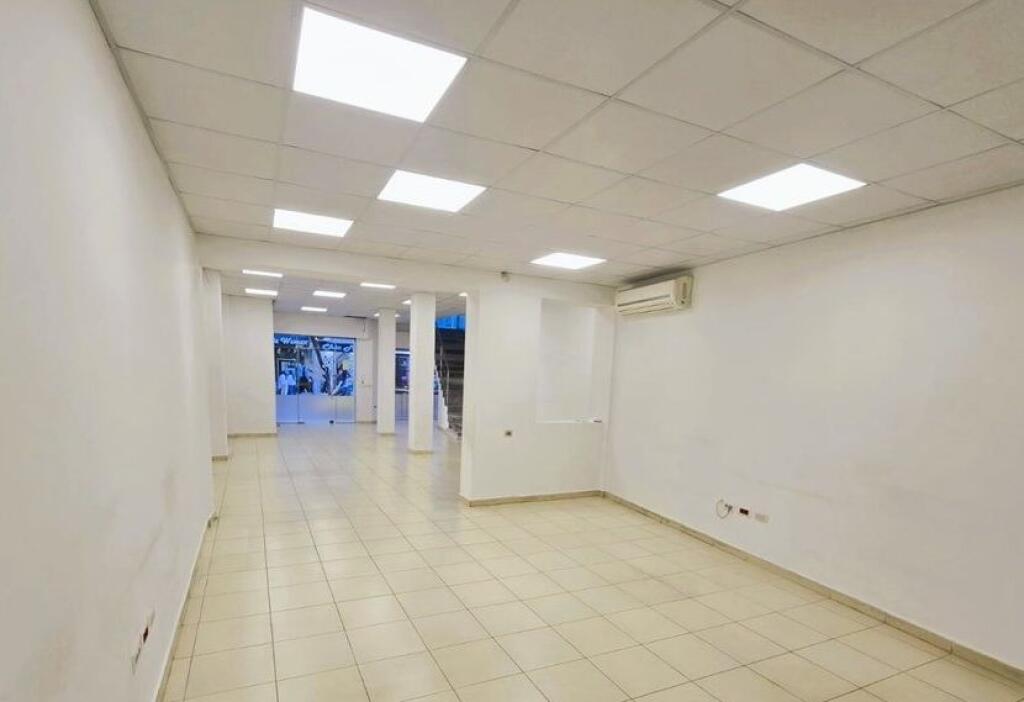 BUSINESS PREMISES FOR RENT 290 M2 MYSLYM SHYRI 4.200 EURO