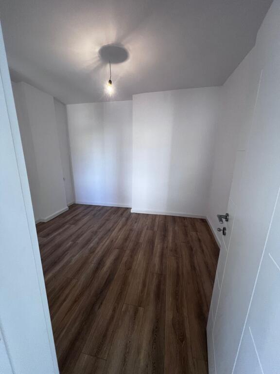 Shitet Apartament 1+1