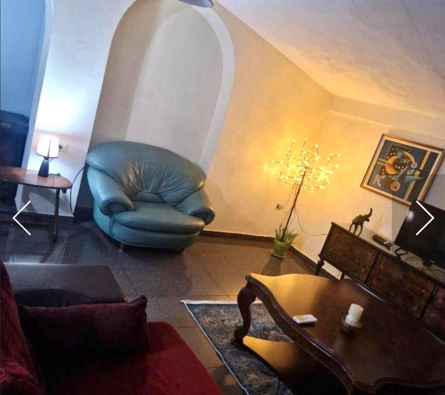 JEPET ME QERA HYRJE 2+1 NE RRUGEN BESA 10 MINUTA NGA SHESHI SKENDERBEJ, QENDRA E TIRANES.