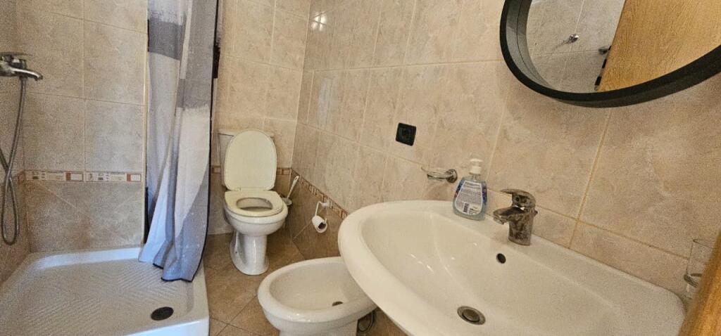 FOR RENT – 2+1+2 with veranda 200 m², Beach “Te Tocaku”, Durrës 🏖️🏢