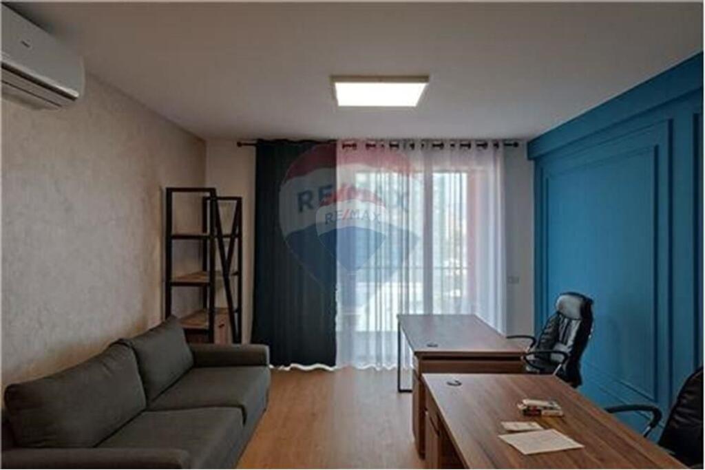 ambient per zyra 1+1 me qera per zyra tek pallati EGLO