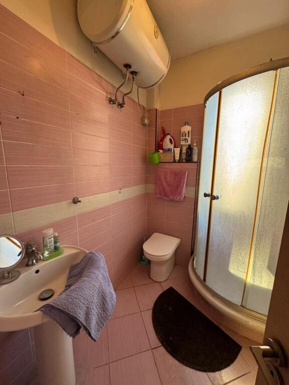 Qera , Apartament 1+1 , Don Bosko , Tirane .