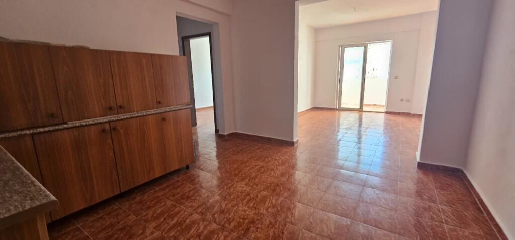 APARTAMENT 1+1 ME QERA PLAZH DURRES