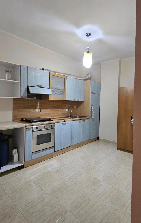 📍 Apartment 1+1 for Sale – Iliria, Beach, Durrës 💰 Price: 85,000 € 📐 Total Area: 60 m² gross 🏢 Floor: 5 with elevator 📍 Area: Iliria – Beach