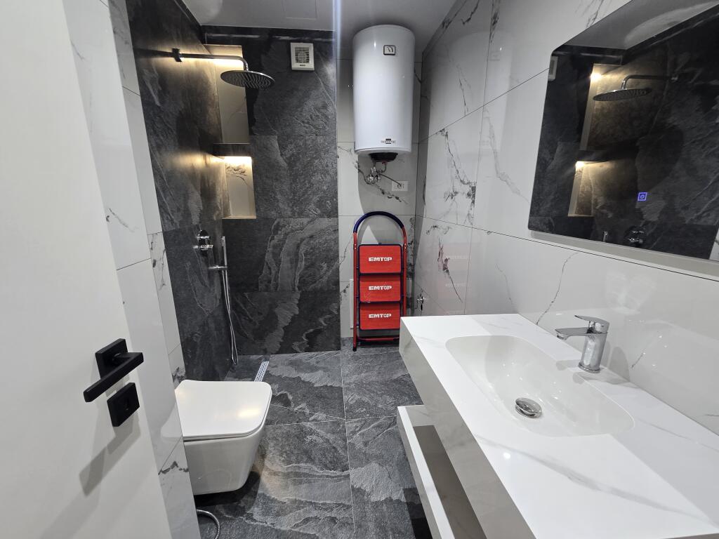 1+1/Shitje📍5 Maji 📌98000€