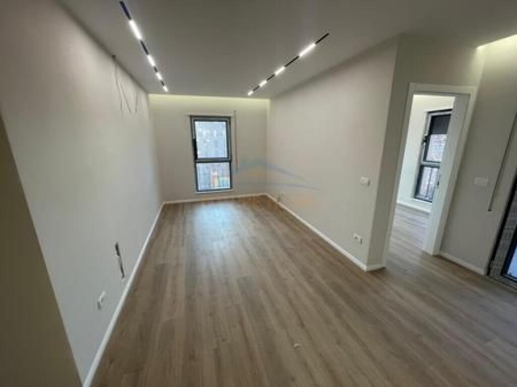 Shitet, Apartament 2+1, Pazari i Ri, Tiranë.